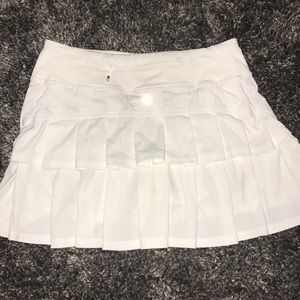 Size 2 lulu lemon white skirt